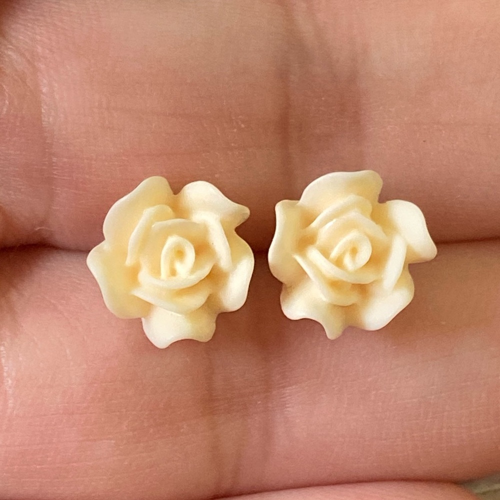 Yellow Rose Flower Hypoallergenic Stud Earrings - Picture 1 of 2
